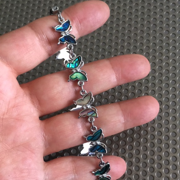 🖤New Abalone shell butterfly 🦋 charms 8.25” bracelet - Picture 9 of 11